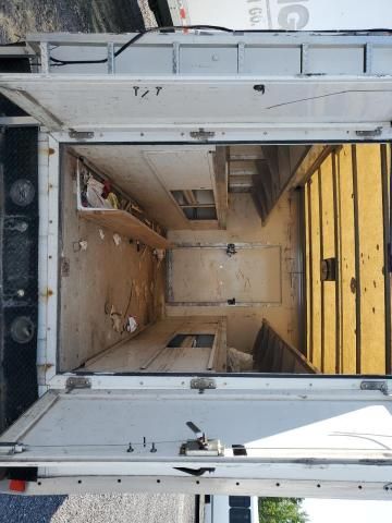 2005 GMC Savana Cutaway G3500