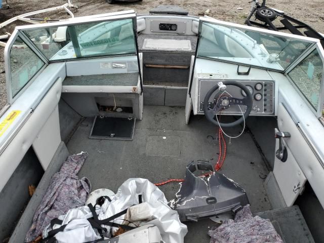 1990 Crestliner Boat