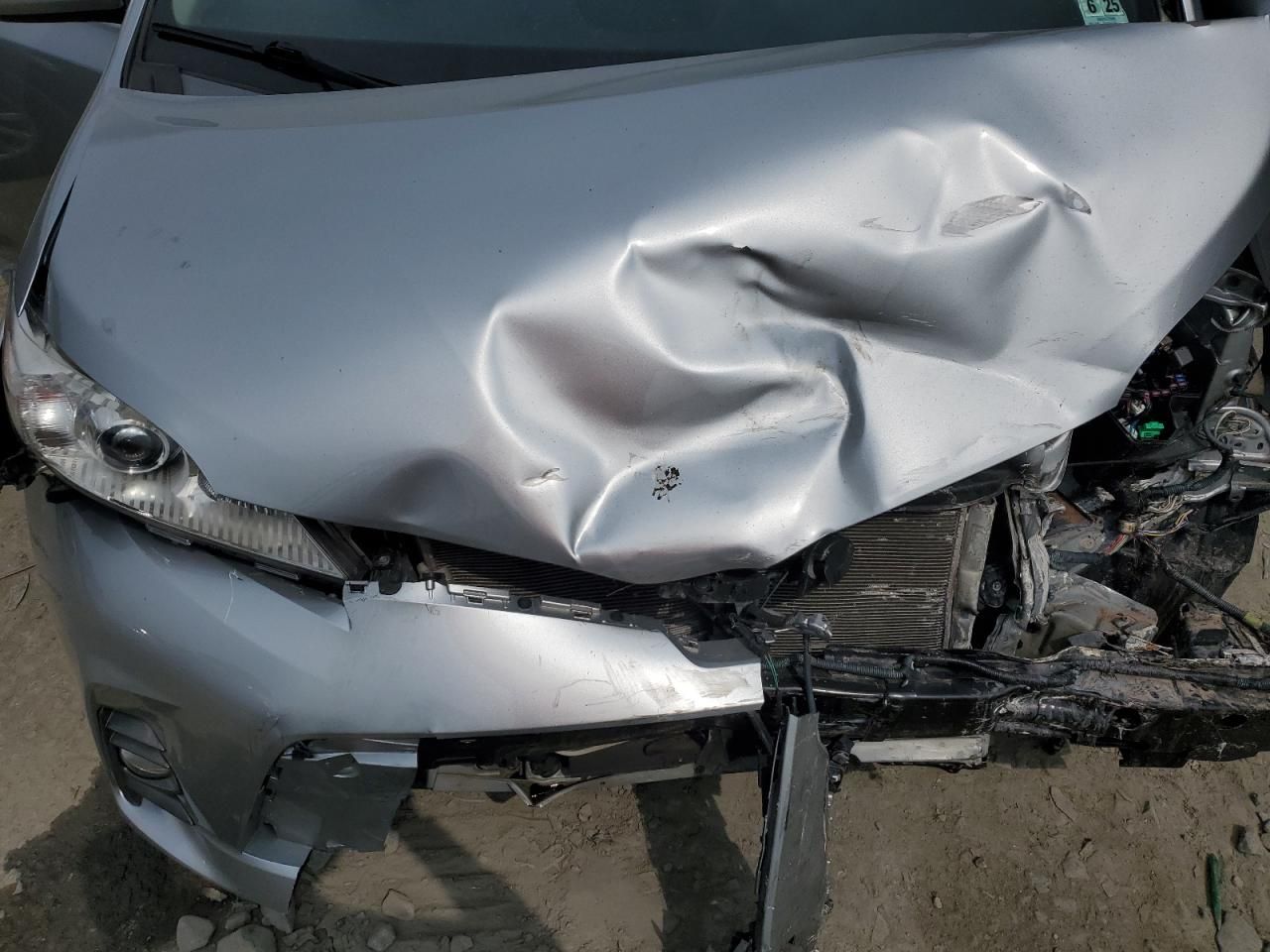 2020 Toyota Sienna xle 8-passenger