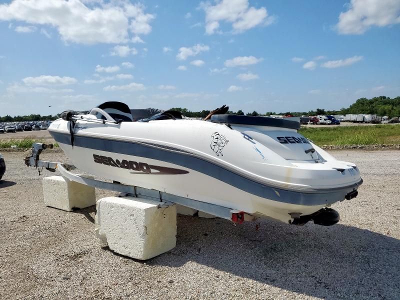 2000 Seacraft Boat