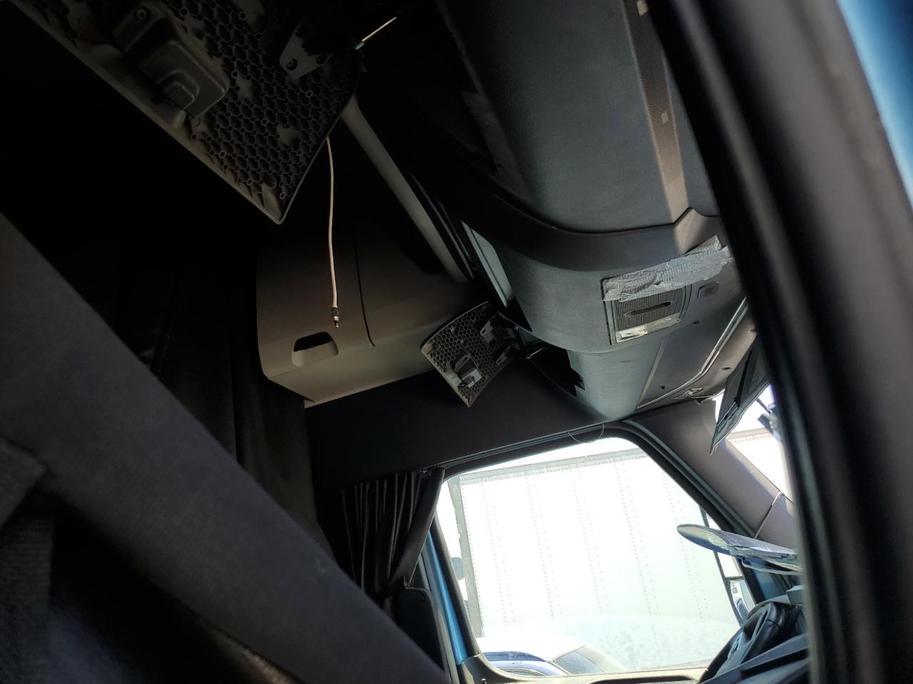 2019 Freigliner Cascadia 126