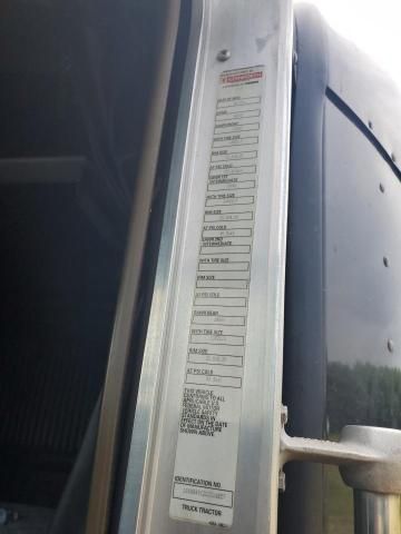 2012 Kenworth T600 Semi Truck