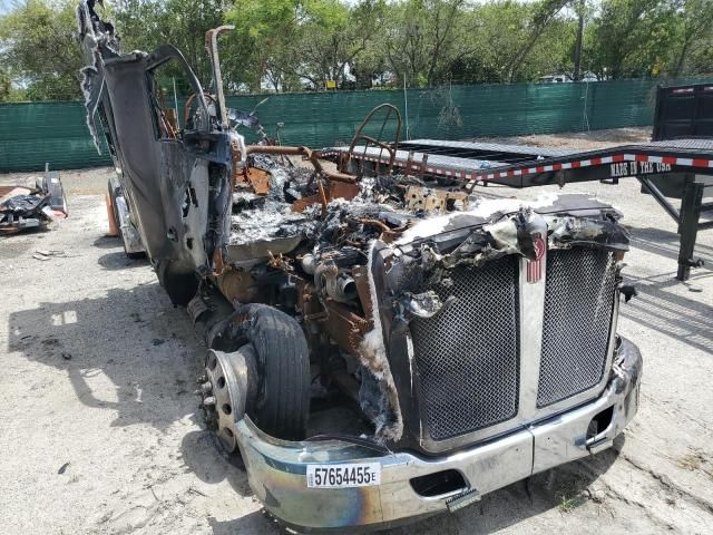 2015 Kenworth Construction T680