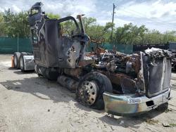 Camiones salvage sin ofertas aún a la venta en subasta: 2015 Kenworth Construction T680