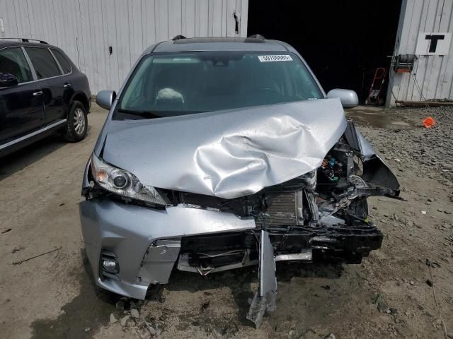 2020 Toyota Sienna xle