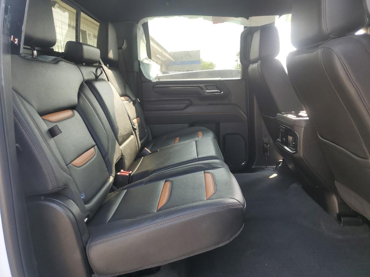 2025 GMC Sierra K2500 AT4