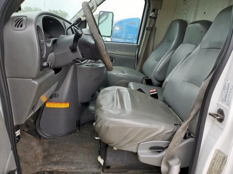 2006 Ford Econoline E450 Super Duty Cutaway Van
