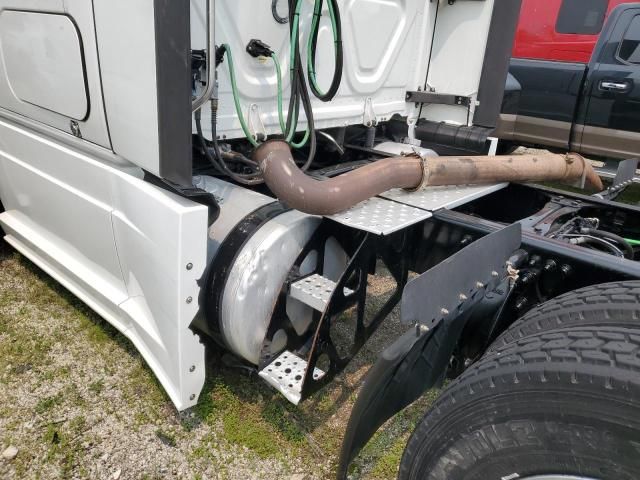 2021 Freightliner Cascadia 126