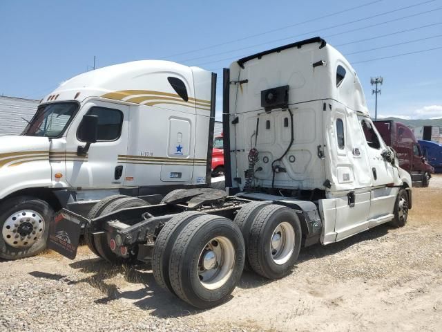 2020 Freightliner Cascadia 126