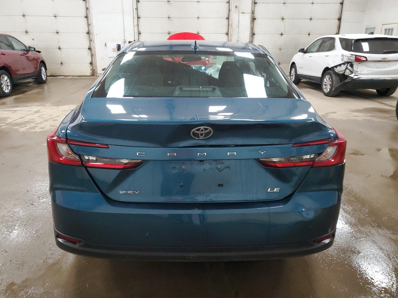 2025 Toyota Camry le