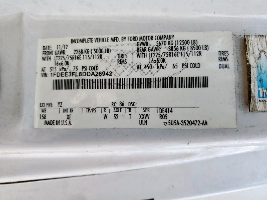 2013 Ford Econoline E350 Super Duty Cutaway Van