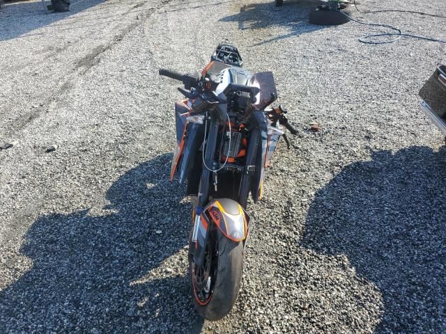 2022 KTM 1290 Super Duke R