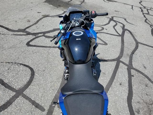 2024 Suzuki GSX800 F