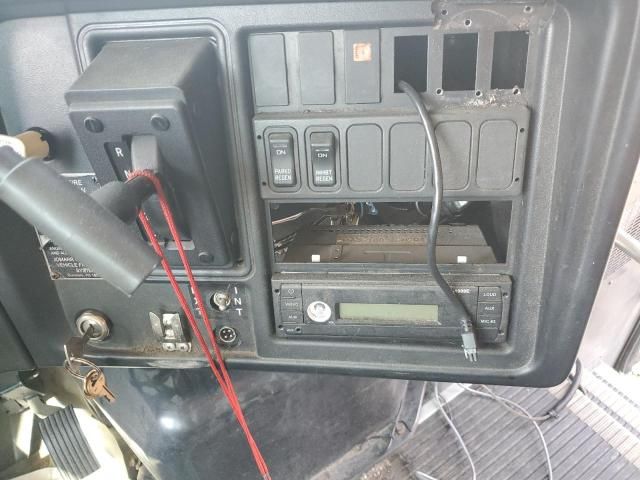 2009 Ic Corporation 3000 CE
