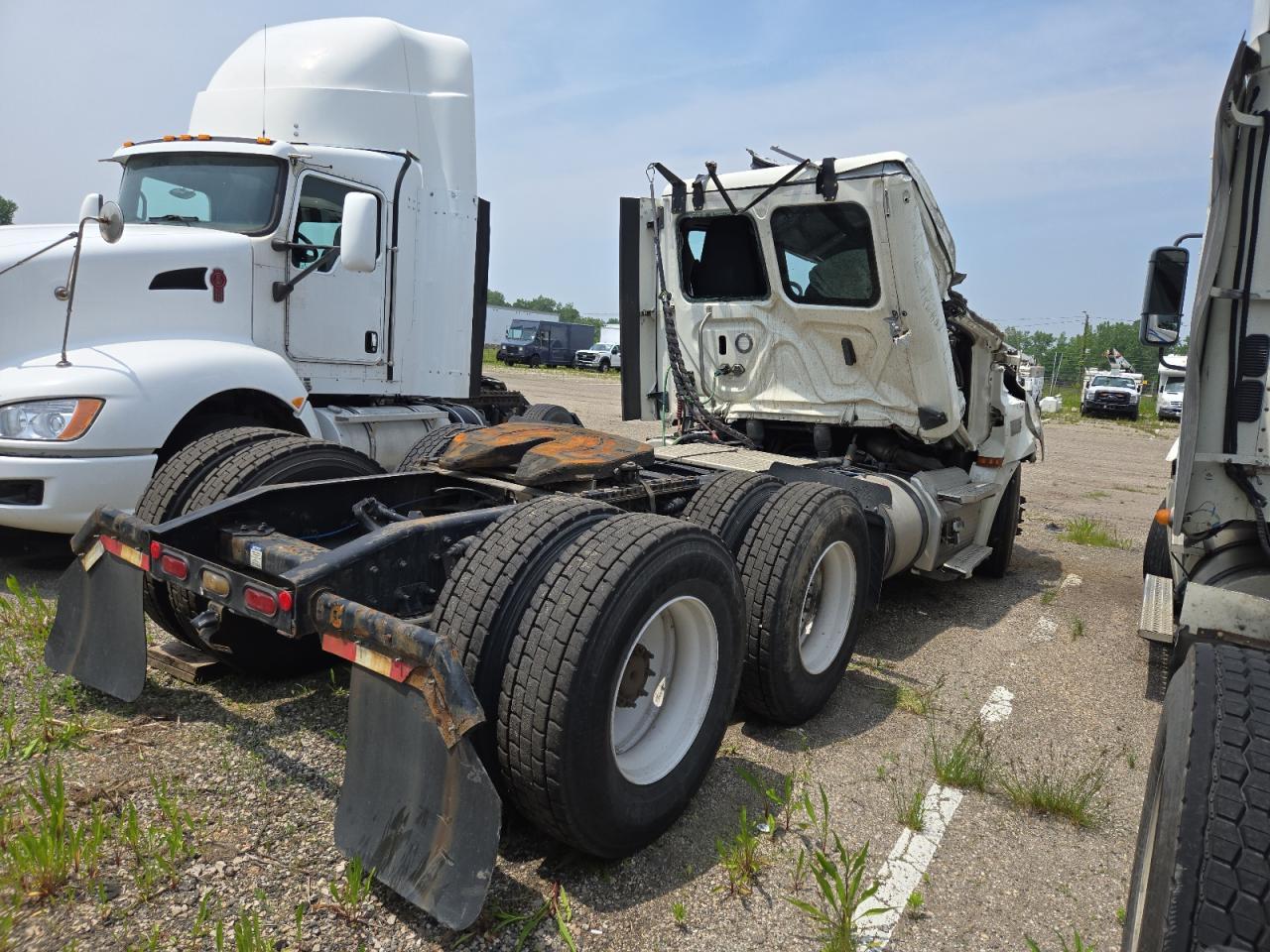 2022 Freightliner Cascadia 126 Semi Truck