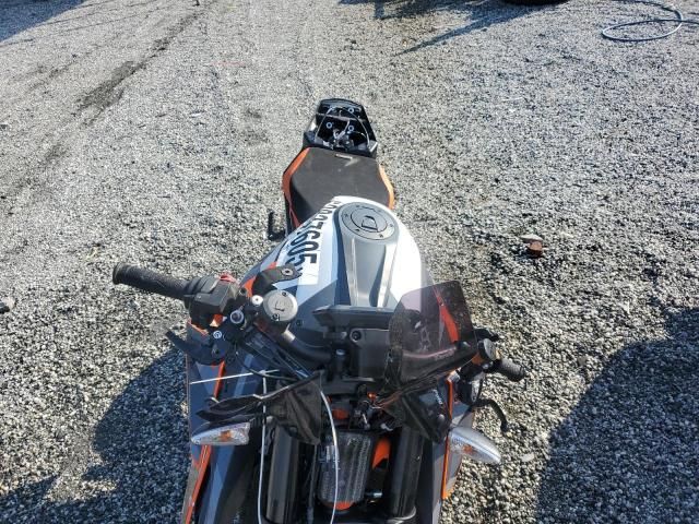 2022 KTM 1290 Super Duke R