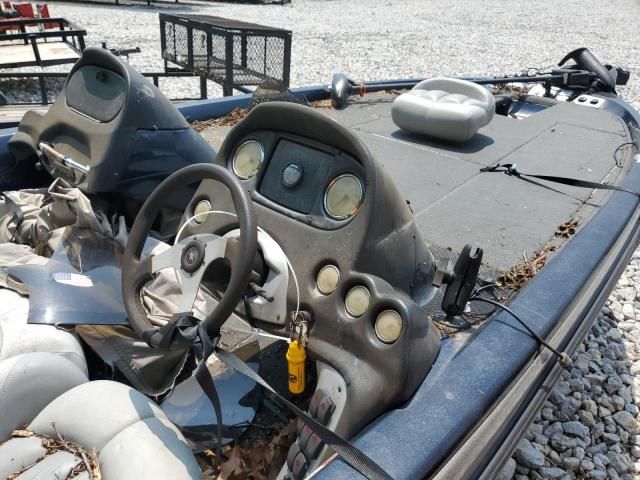 2007 Stratos Boat