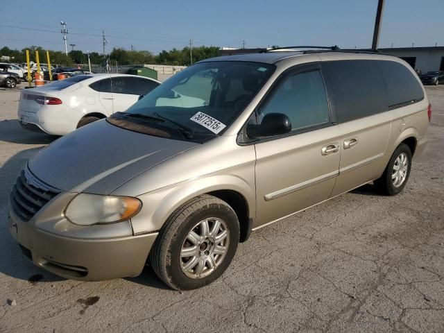 2005 Chrysler Town & Country Touring