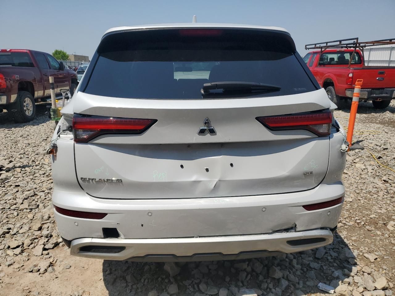 2022 Mitsubishi Outlander se