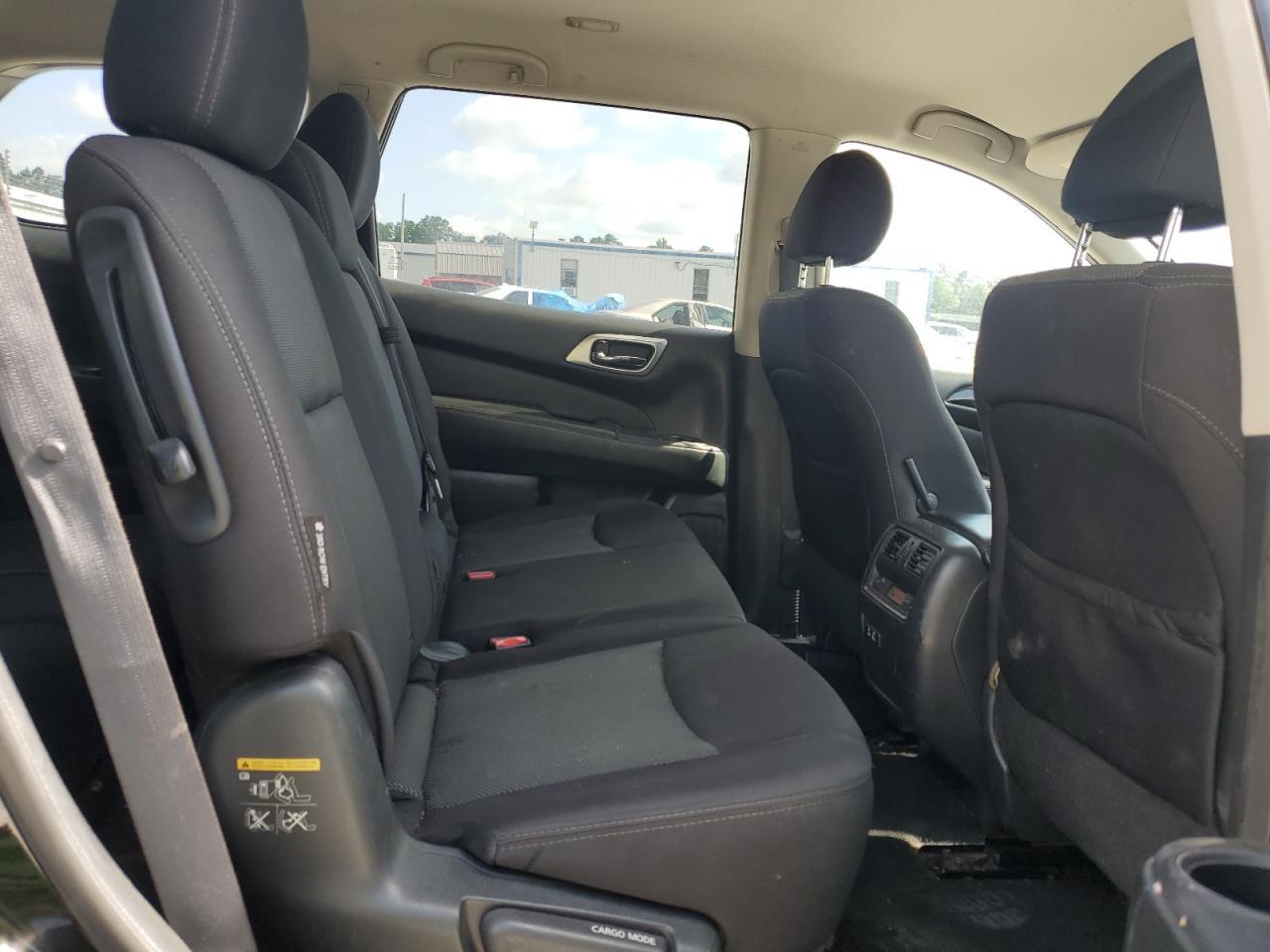 2019 Nissan Pathfinder s