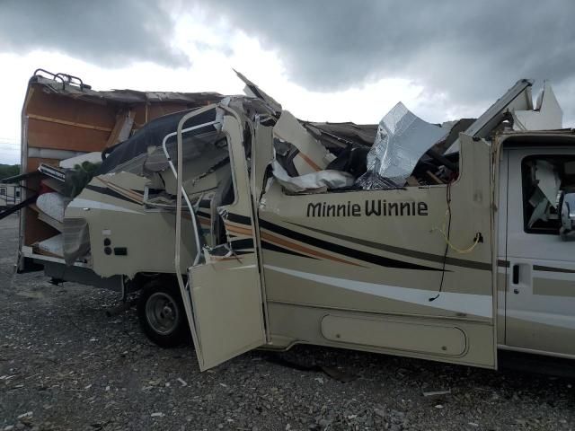 2018 Ford Econoline E450 Super Duty Cutaway Van