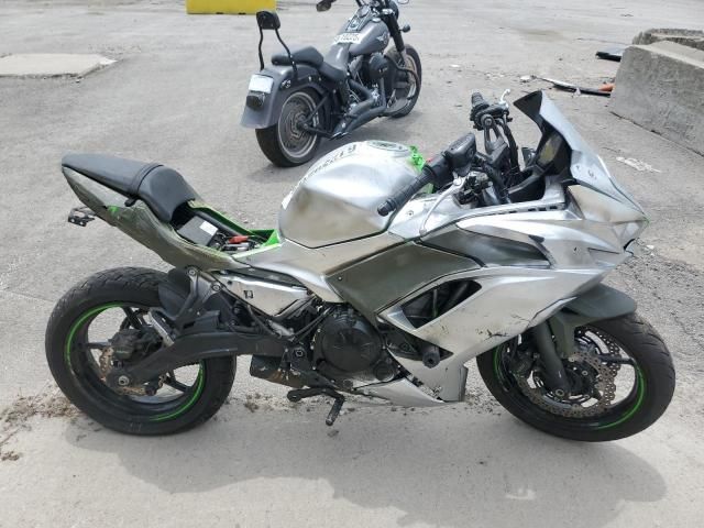 2023 Kawasaki EX650 R