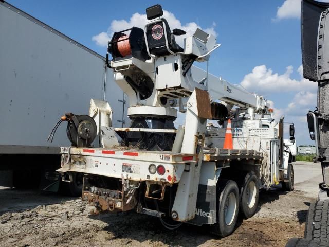 2018 Freightliner Business Class M2 Digger Derrick Truck