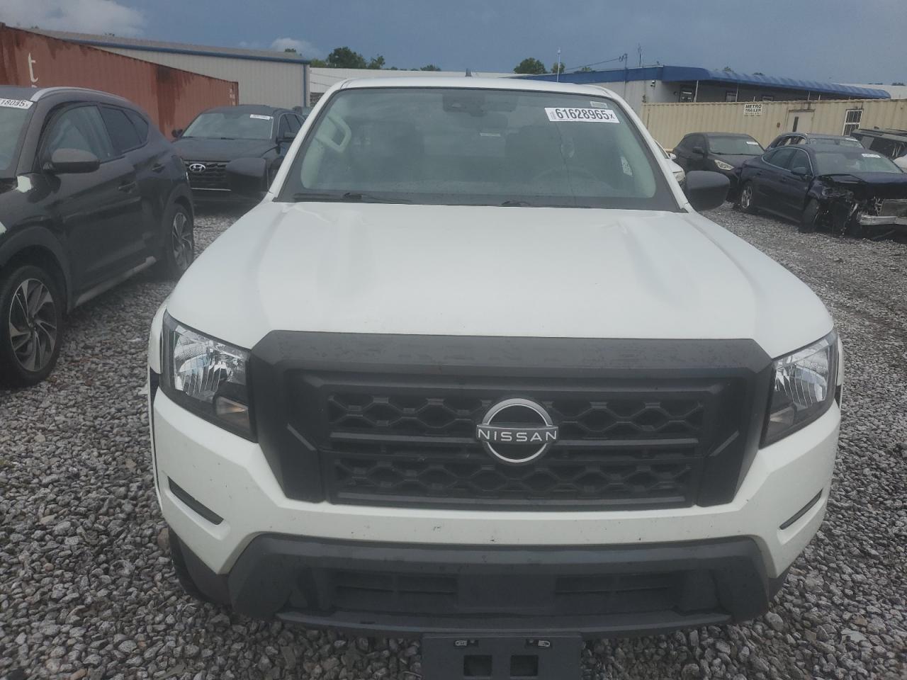 2023 Nissan Frontier s