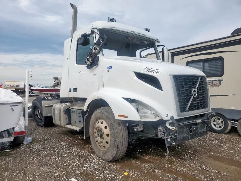 2023 Volvo VNR