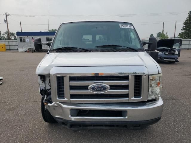 2009 Ford Econoline E350 Super Duty Wagon