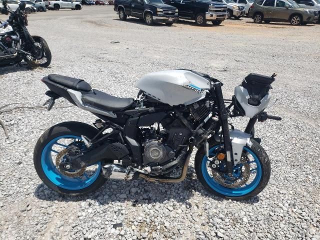 2025 Yamaha MTN690