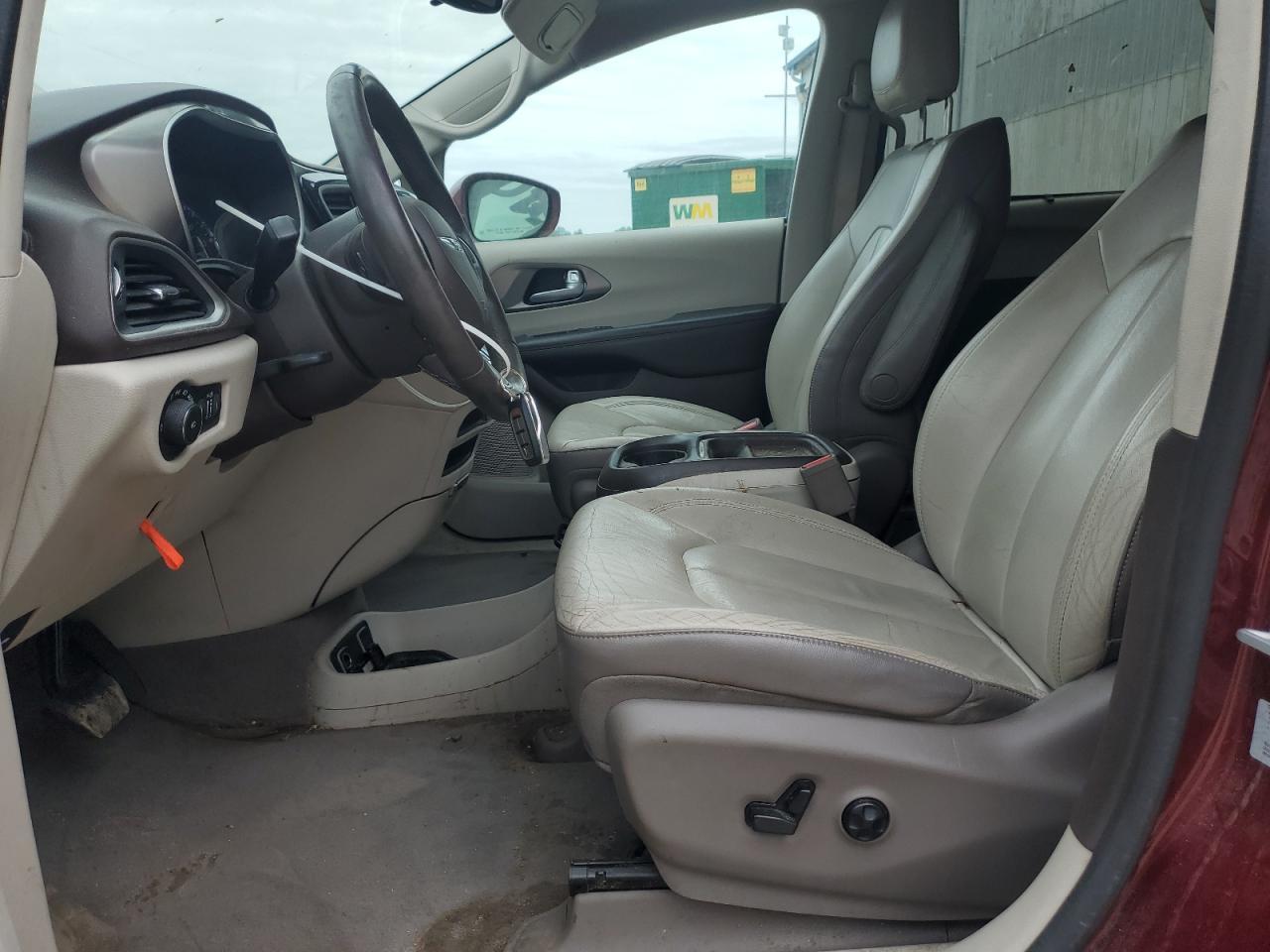 2017 Chrysler Pacifica Touring l