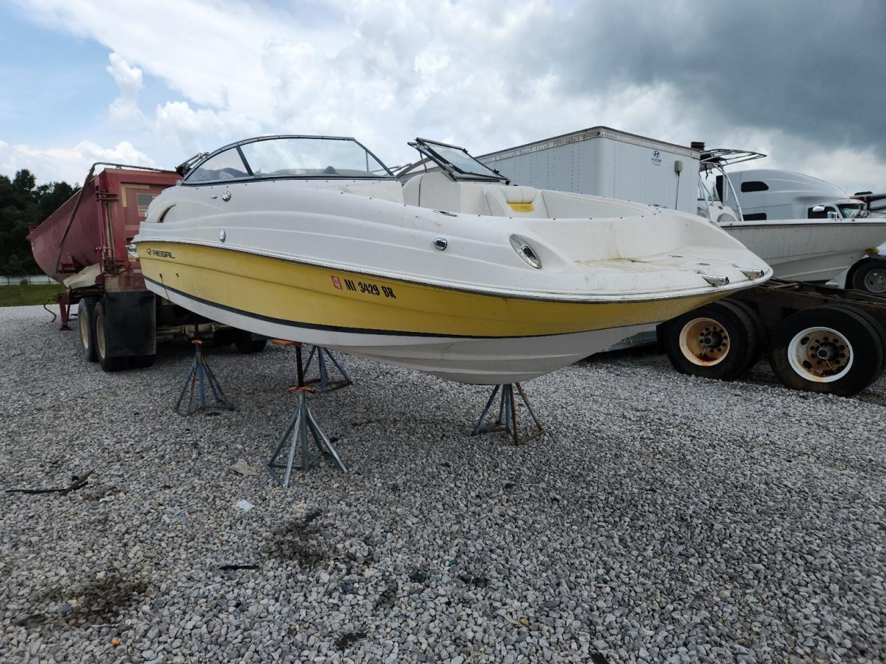 2005 Regal Boat