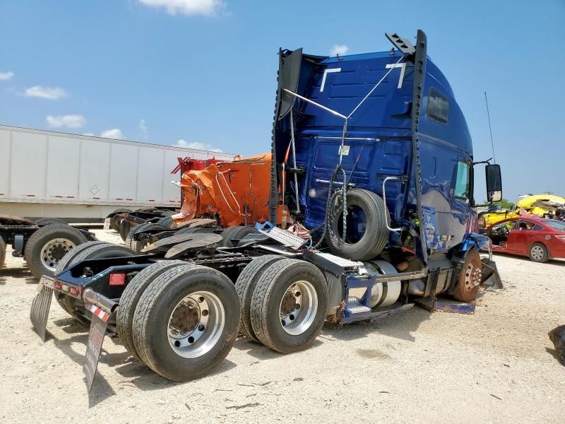 2018 Volvo VNL Semi Truck
