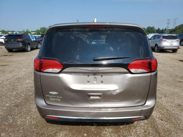 2017 Chrysler Pacifica Touring l