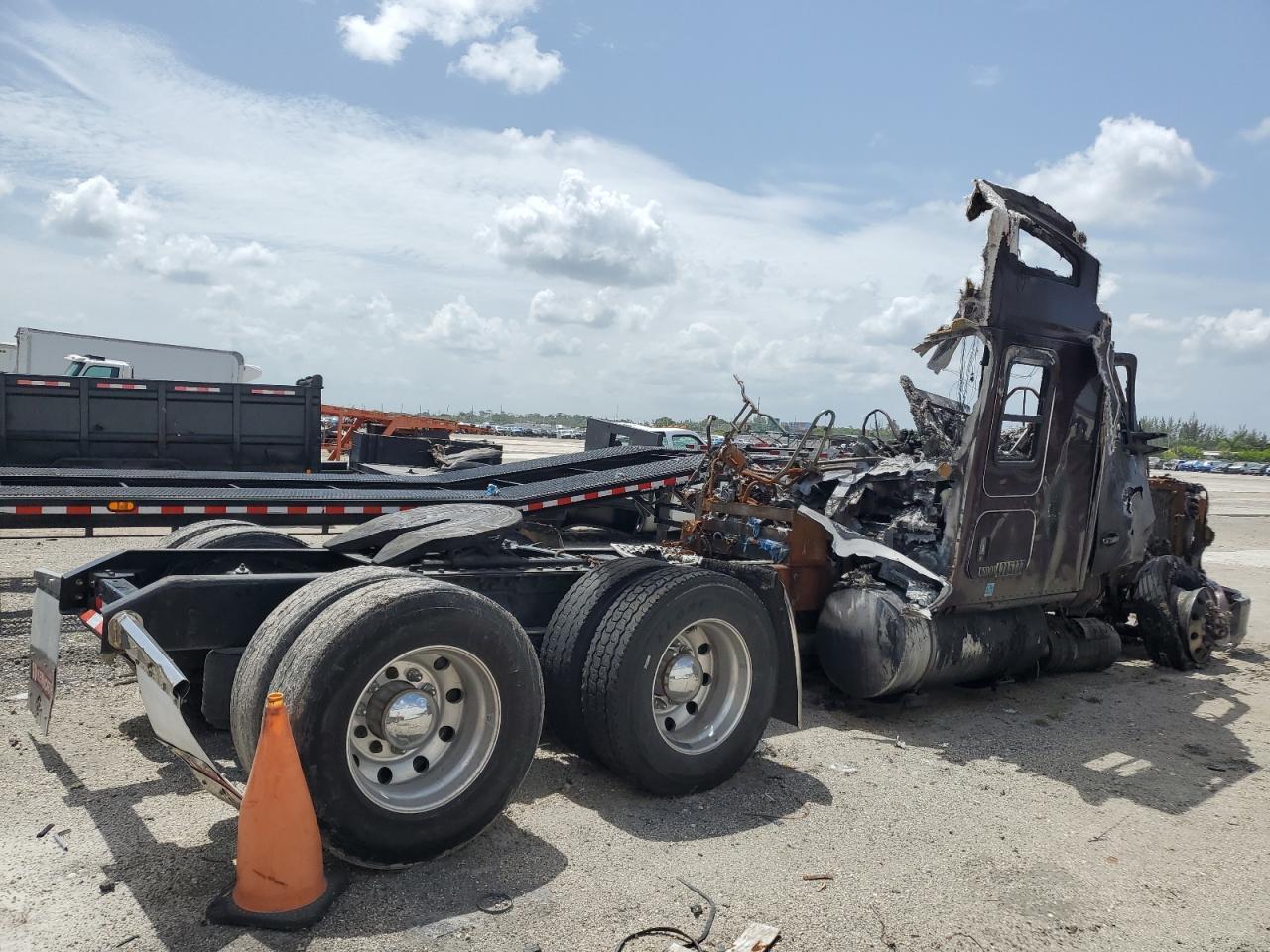2015 Kenworth Construction T680