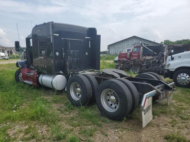 2012 Kenworth T600 Semi Truck