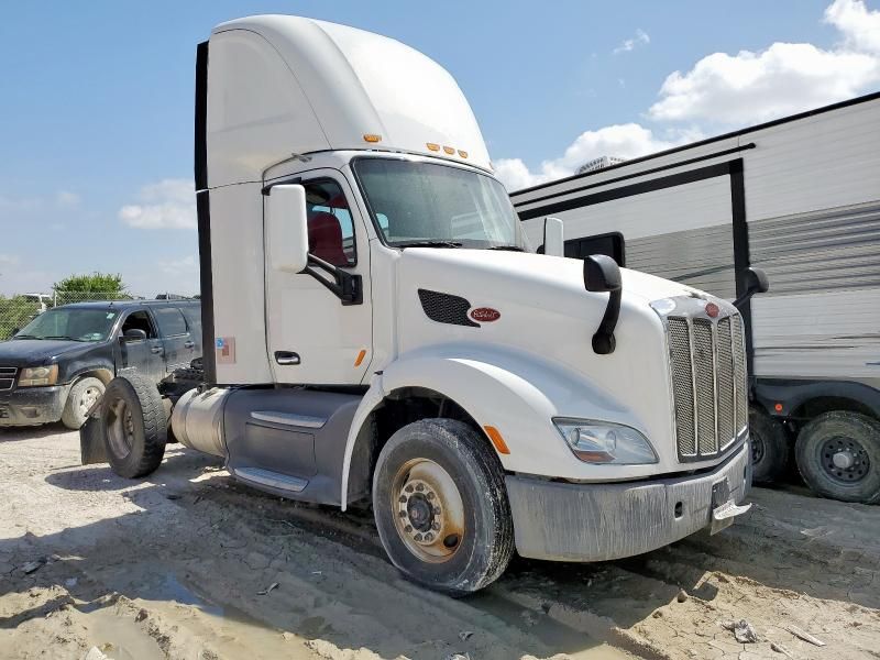 2025 Ptrb 2025 Peterbilt 579