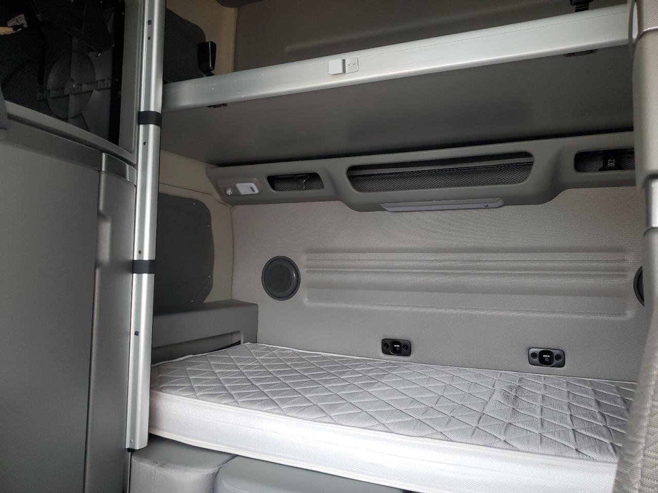 2023 Volvo VNL Semi Truck