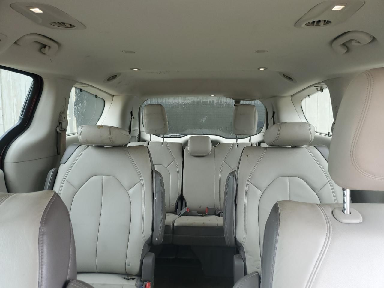 2017 Chrysler Pacifica Touring l