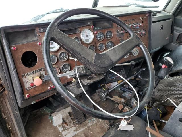 1988 Peterbilt 357 Semi Truck