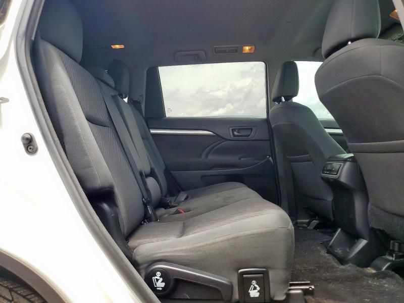 2018 Toyota Highlander LE