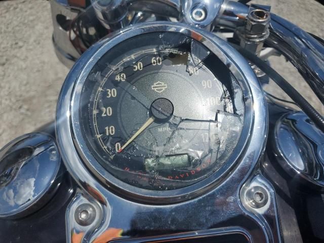 2014 Harley-Davidson FLD Switchback