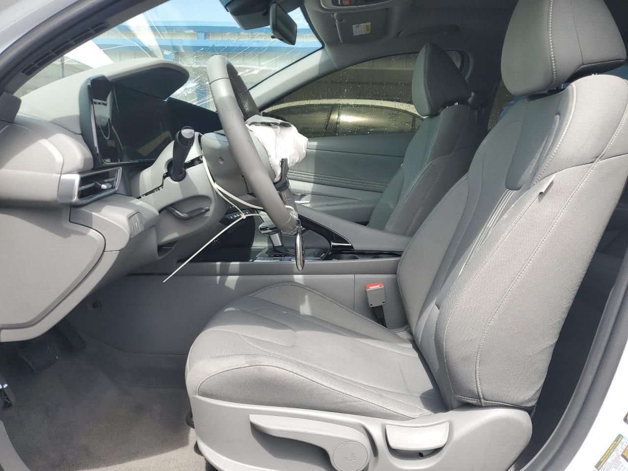 2025 Hyundai Elantra sel