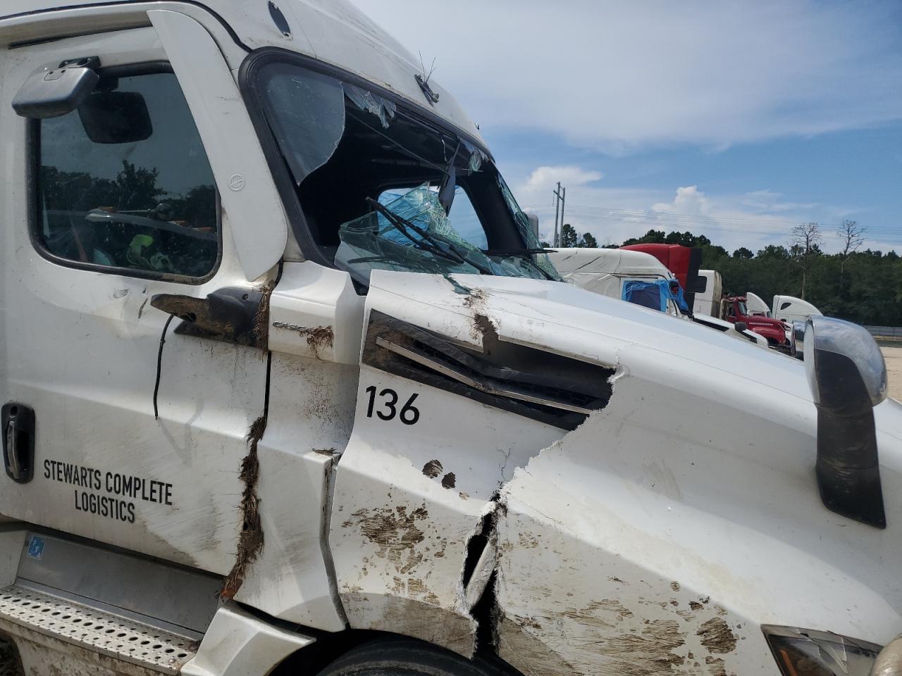 2022 Freigliner 2022 Freightliner Cascadia 126 Semi Truck
