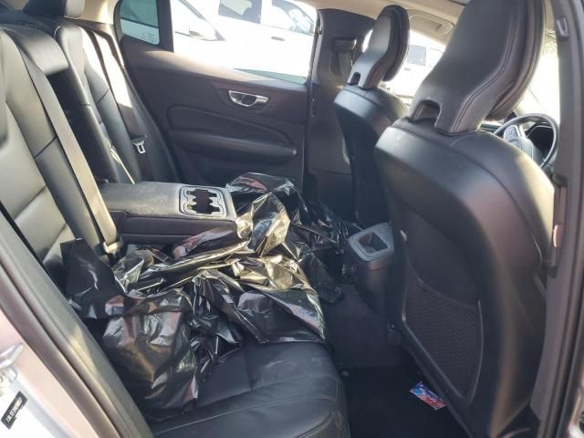 2022 Volvo S60 B5 Momentum