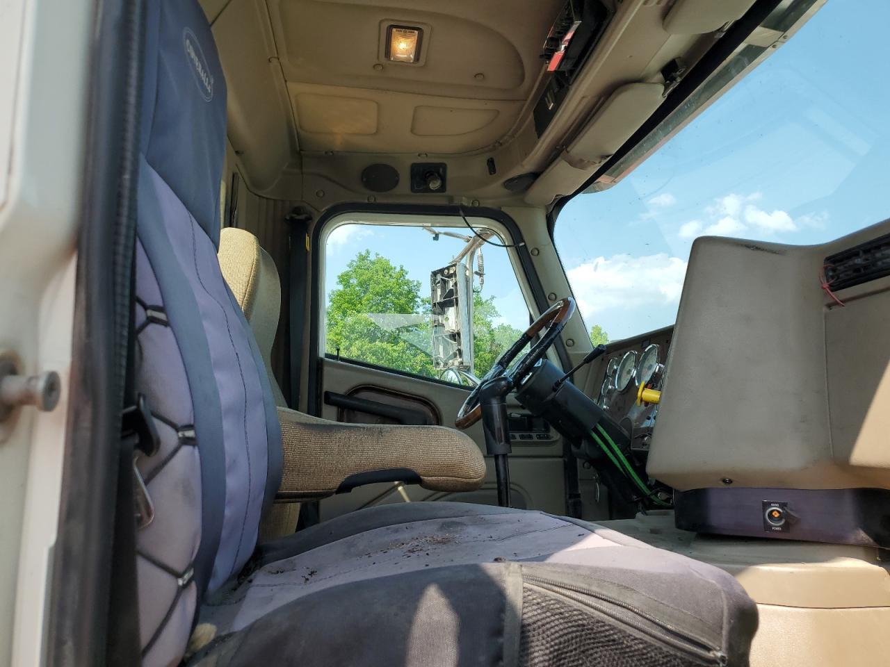 2016 International 9900I Semi Truck