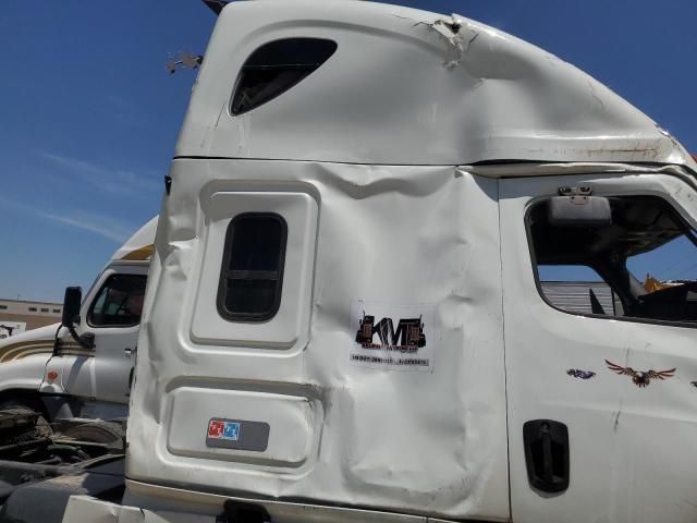 2020 Freightliner Cascadia 126