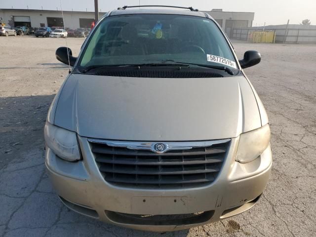 2005 Chrysler Town & Country Touring