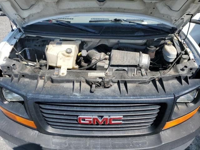 2005 GMC Savana Cutaway G3500